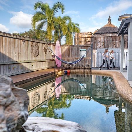 Castaways Backpackers Cairns Hostel Bagian luar foto