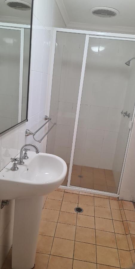 Castaways Backpackers Cairns Hostel Bagian luar foto