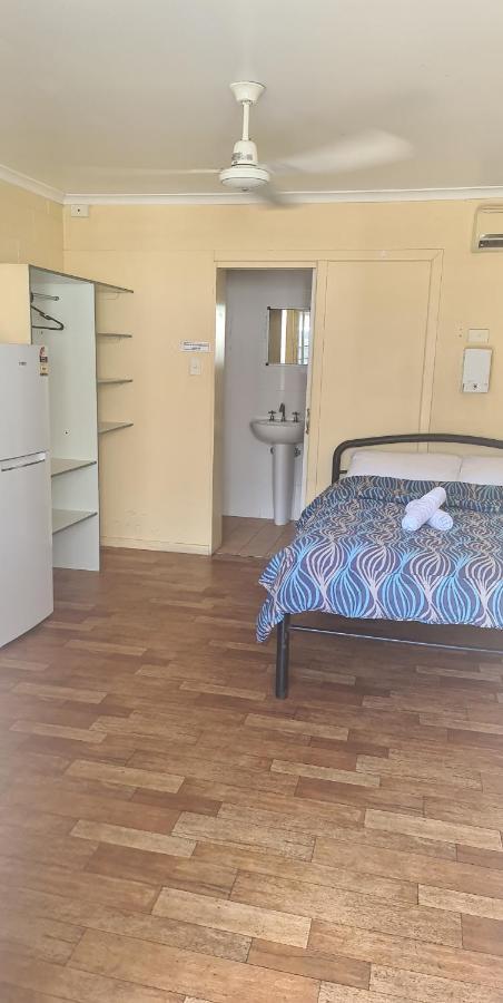 Castaways Backpackers Cairns Hostel Bagian luar foto
