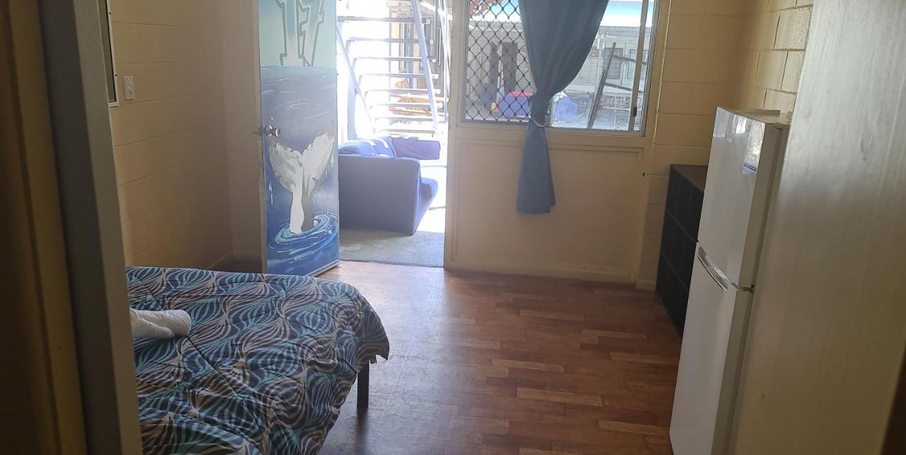 Castaways Backpackers Cairns Hostel Bagian luar foto