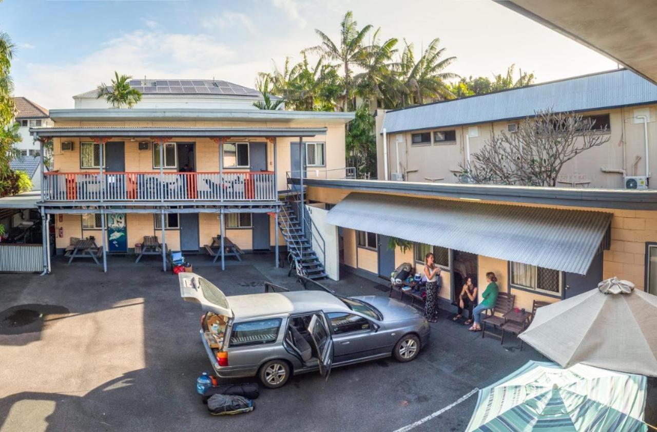 Castaways Backpackers Cairns Hostel Bagian luar foto