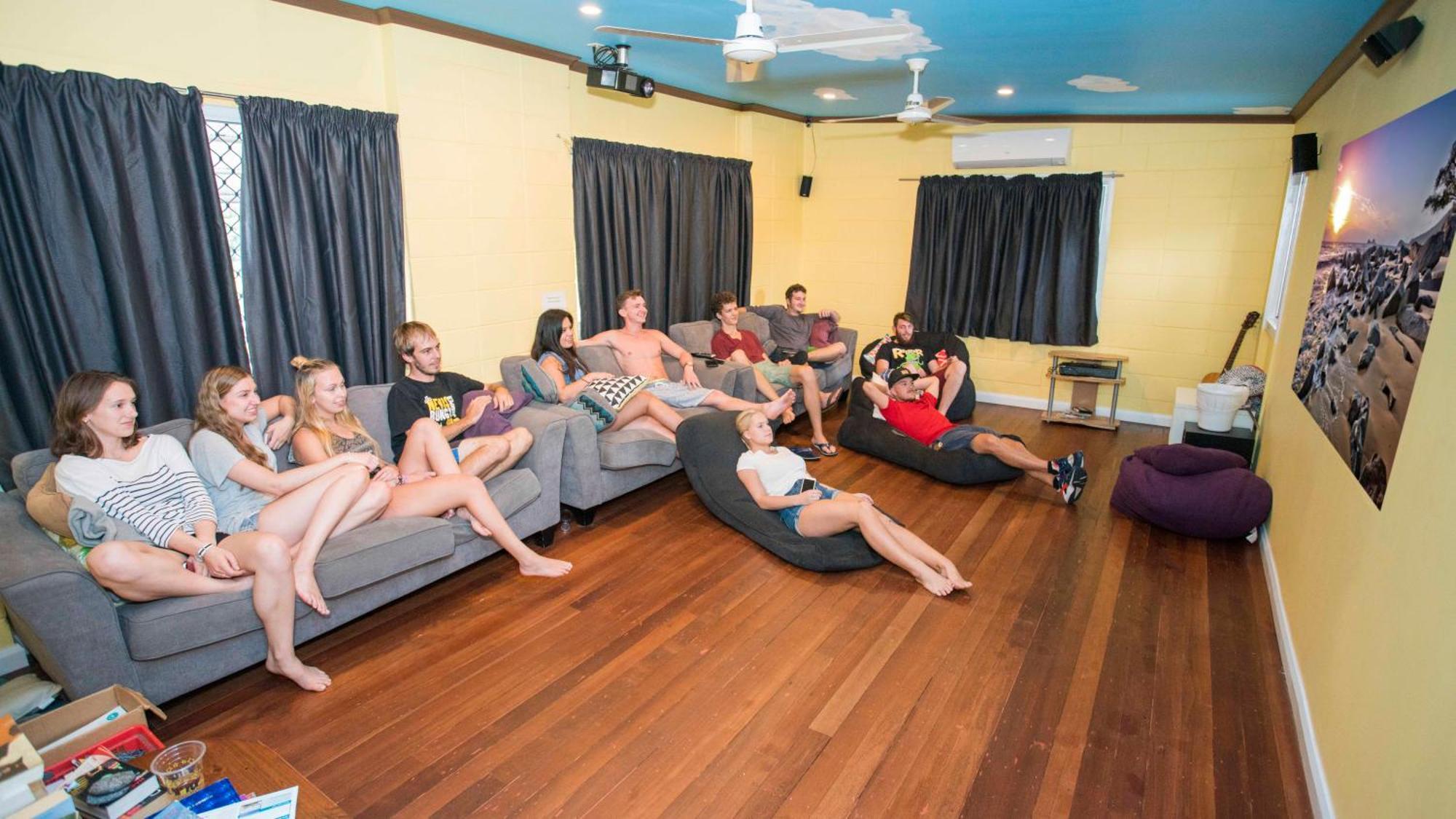Castaways Backpackers Cairns Hostel Bagian luar foto